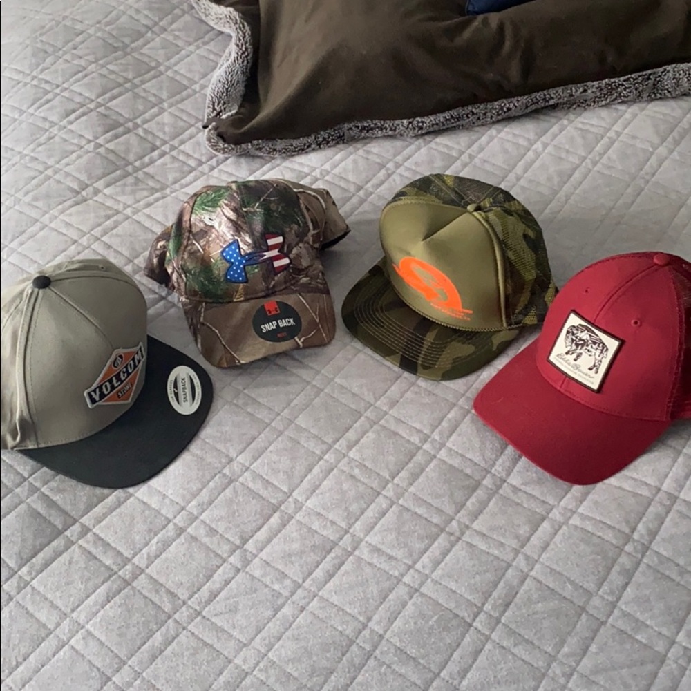Set of 4 snap backs